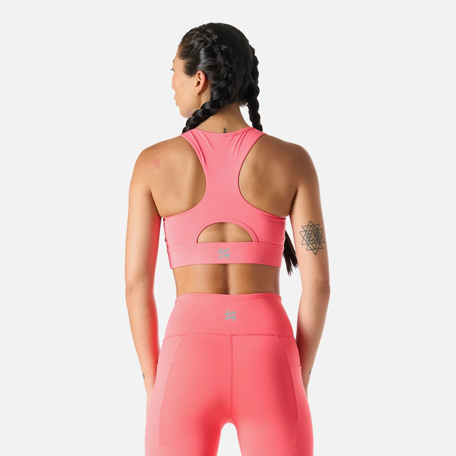 Peto Mujer Built To Move Medium Support Bra Coral Vulcano - Image 4