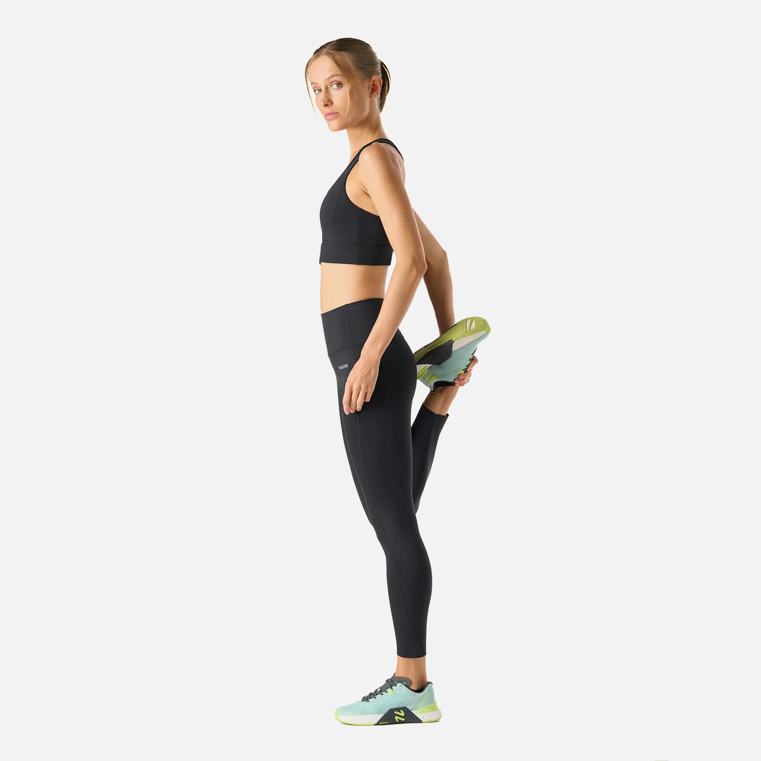 Peto Mujer Built To Move Medium Support Bra Negro Vulcano - Image 3