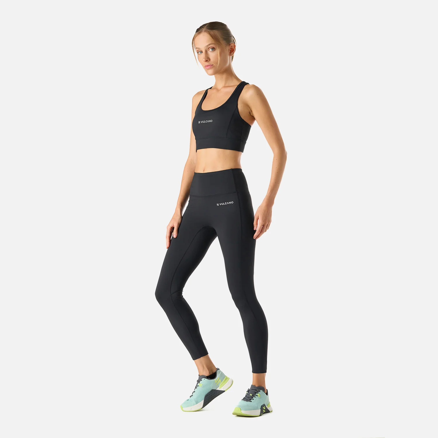 Peto Mujer Built To Move Medium Support Bra Negro Vulcano - Image 7